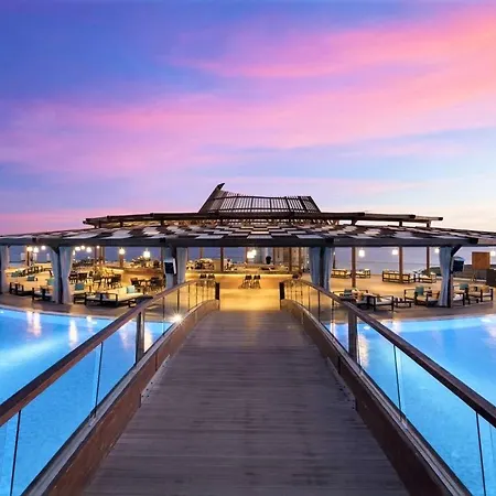 Elexus Luxury & & Casino 酒店 凯里尼亚
