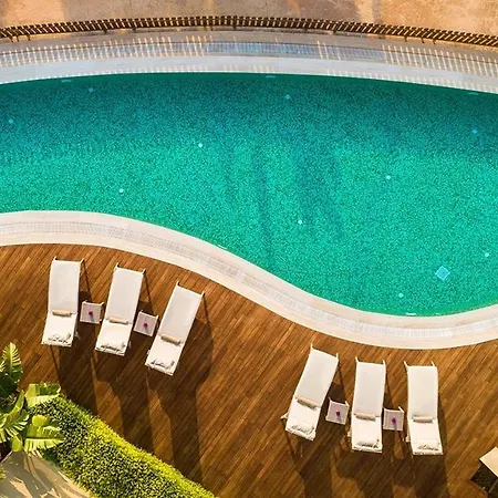 Elexus Luxury & & Casino Hotel Cirénia